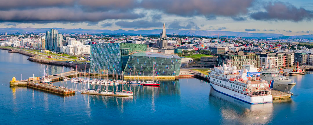 Harpa and harbor