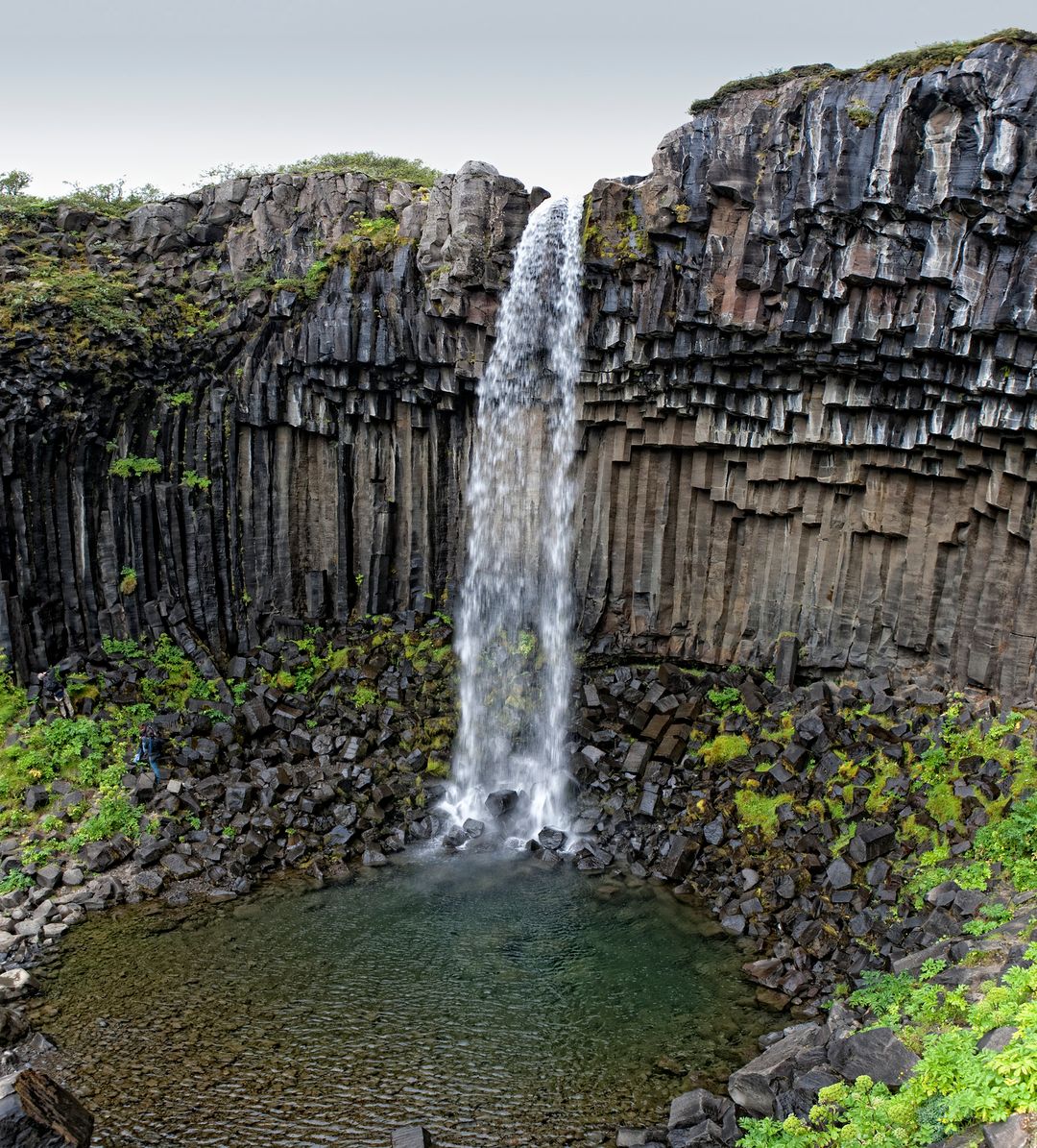 Svartifoss water during the summer