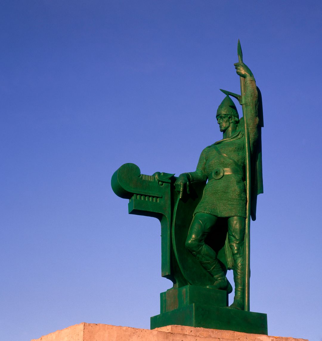 Statue of Ingolfur Arnarsson