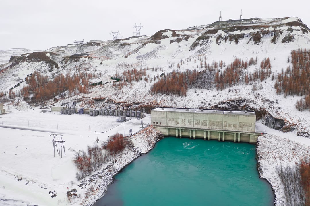 burfellsvirkjun in winter