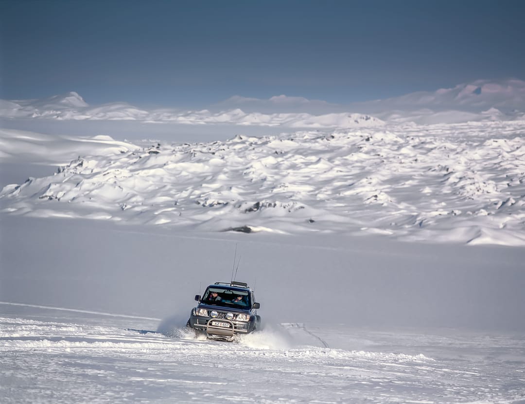 superjeep driving on dyngjujokull glacier