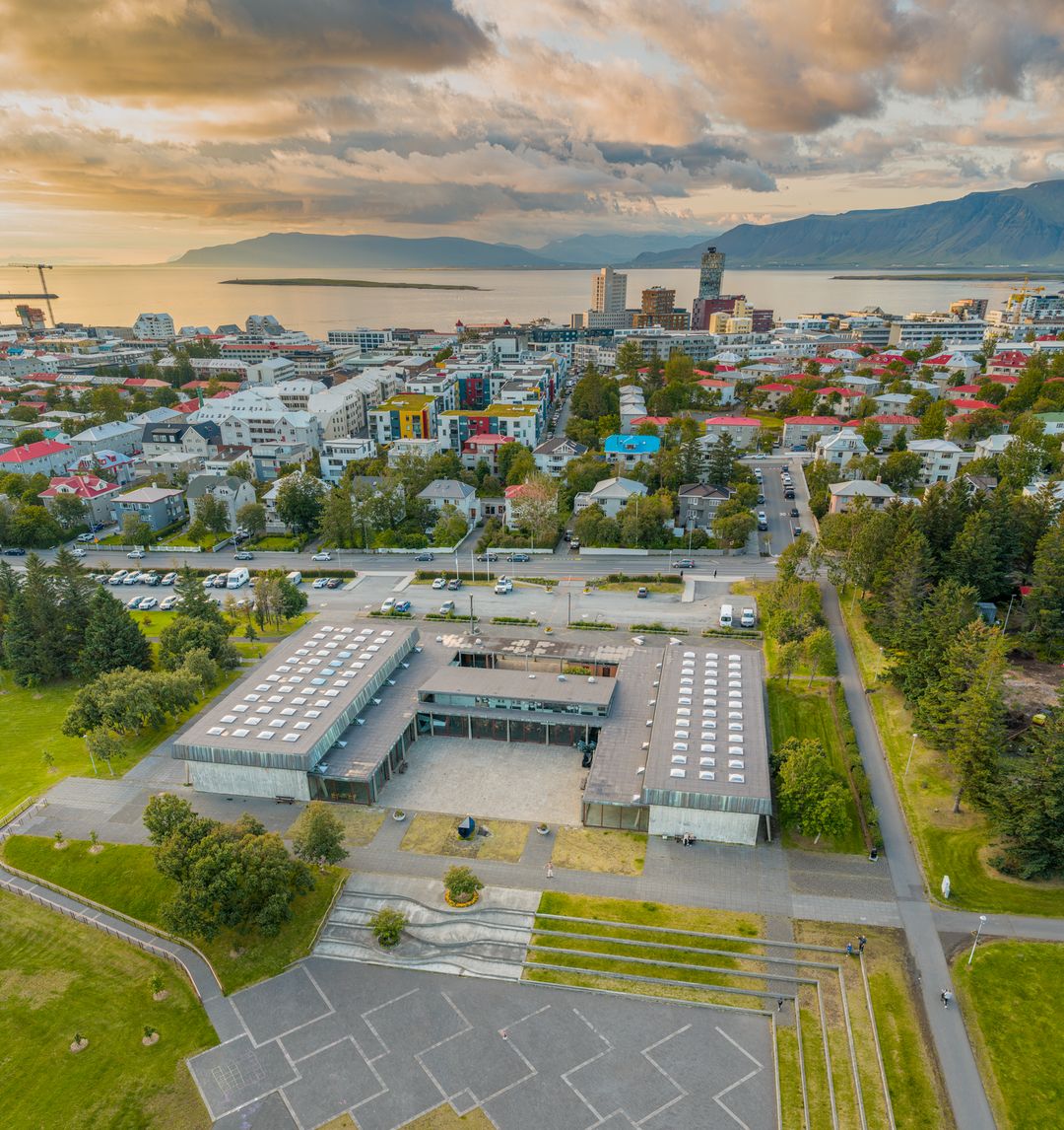 kjarvalsstaðir in summer park side