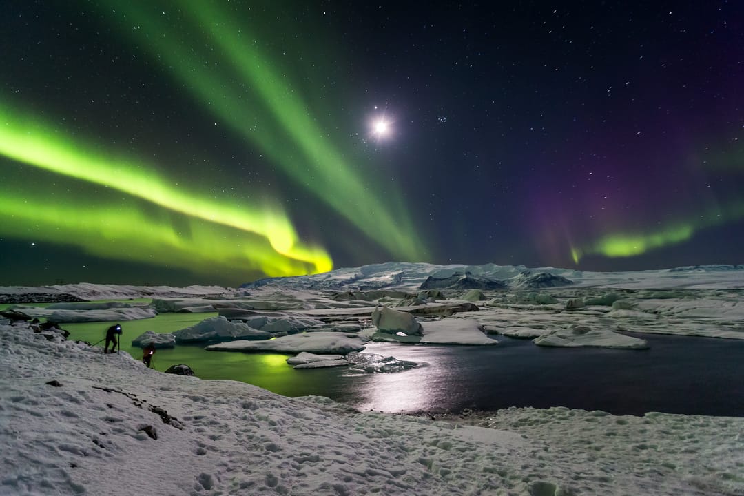Northern lights at Jökulsarlon