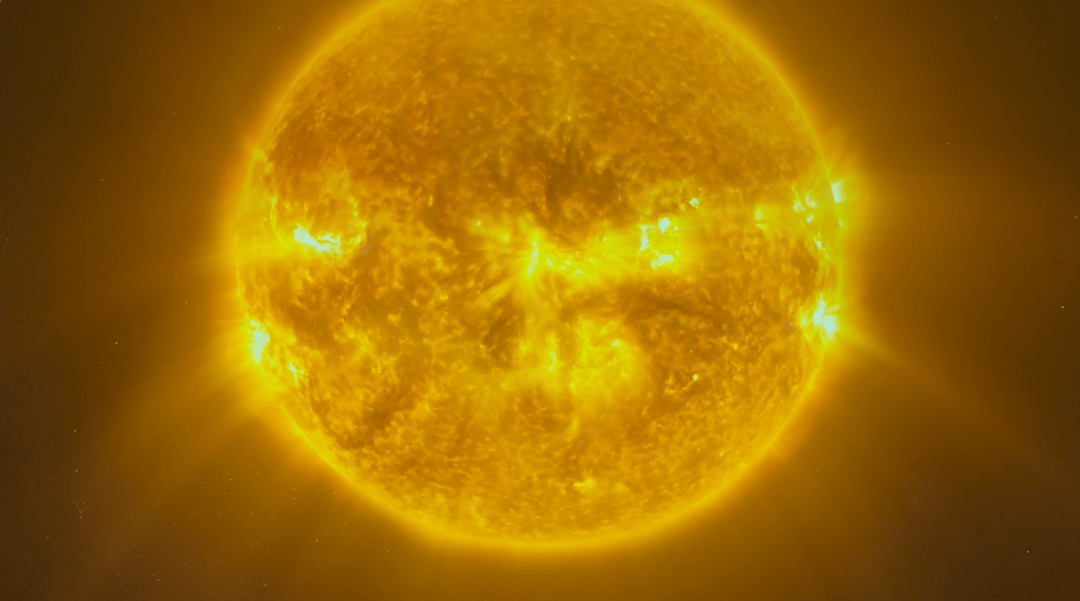 Actividad solar representada en la película Arora en el museo Perlan