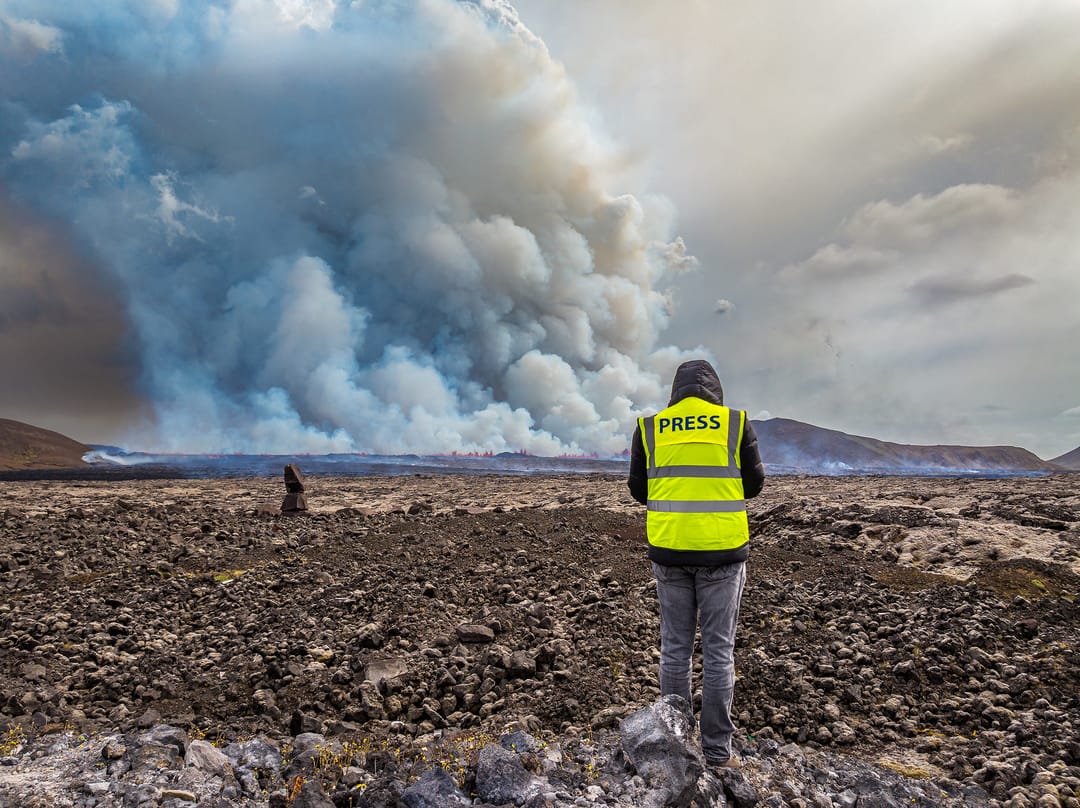 Zespół Perlan fotografuje nową erupcję wulkanu.