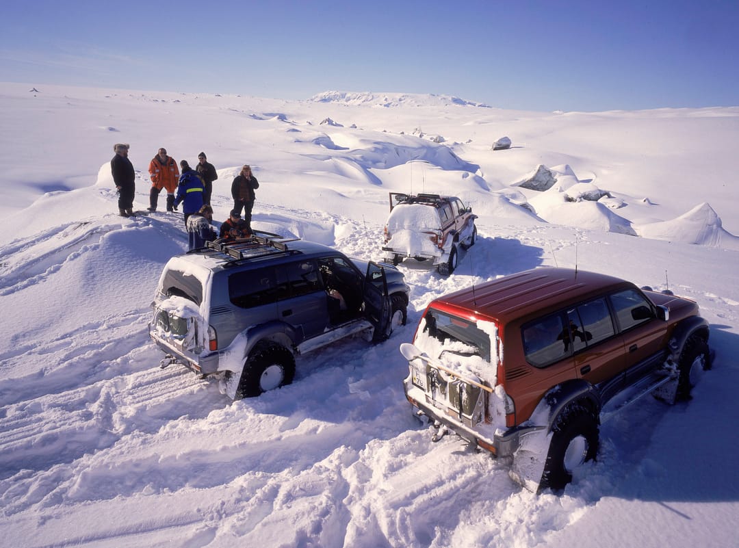 Tourists with cars in bruarjokull glacier