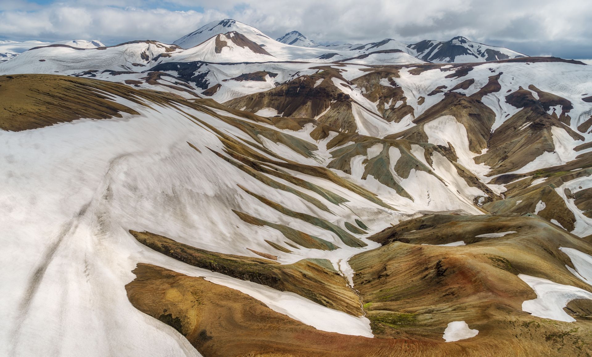 Torfajökull with snow