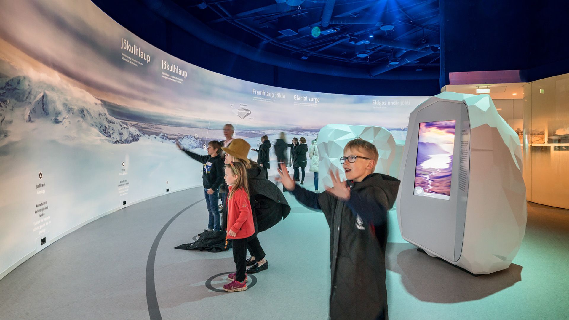 Children at Perlan Museum
