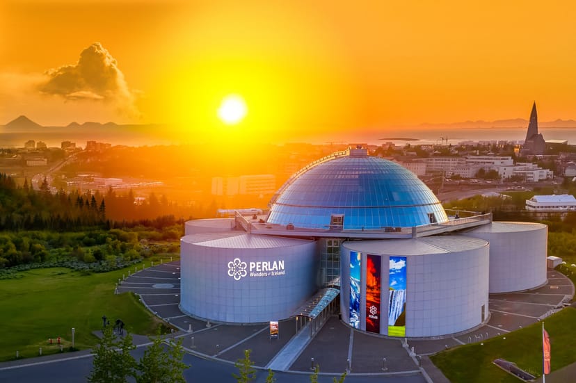 Perlan with the sunset and reykjavik