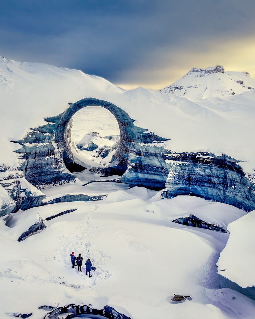 Mýrdalsjökull Glacier in Iceland made a circluar sculpture