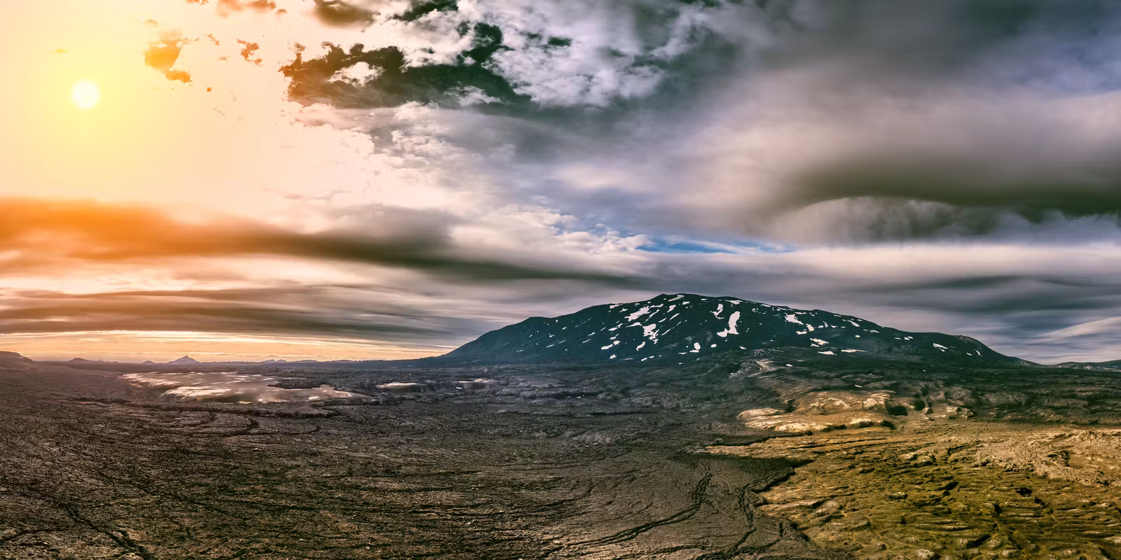 hekla as an example of a stratovolcano